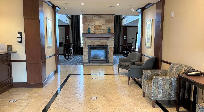 Staybridge Suites Milwaukee West-Oconomowoc photo