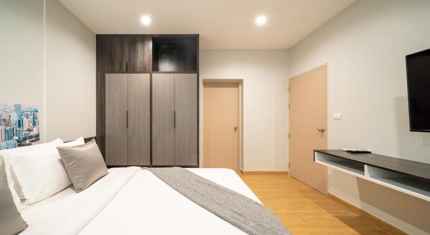 Image of Suite 15