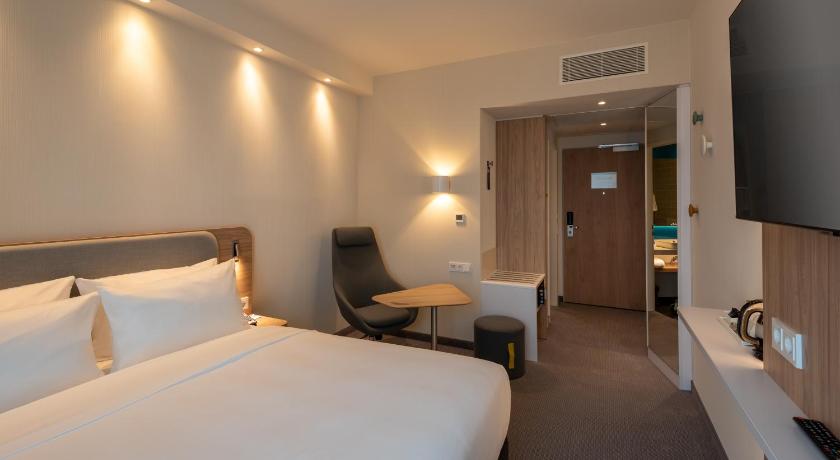 Holiday Inn Express Munich North photo