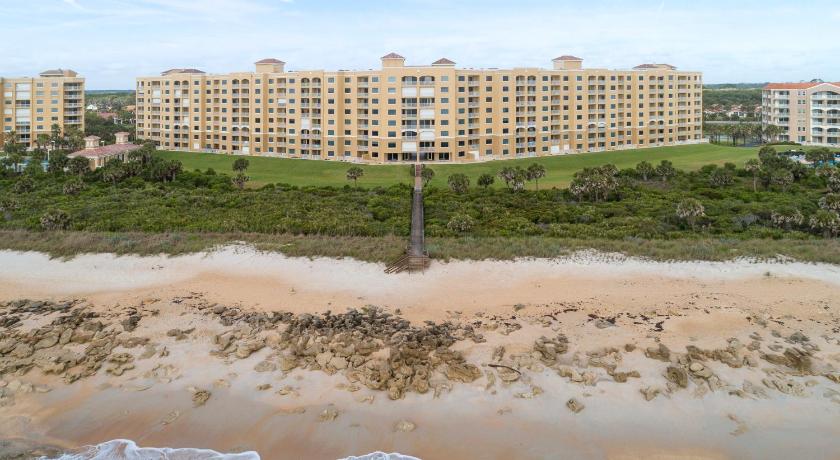 Surf Club I 1403, 2 Bedrooms, Sleeps 6, 4th Floor, Ocean Front, Pool, WiFi — Hotel in Palm Coast (FL)