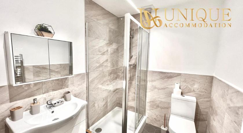 Unique Accommodation Liverpool - Luxury 2 Bed Apartments , Perfect for Business & Families, Book Now photo