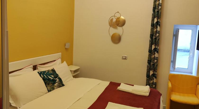 Image of Single Room 1