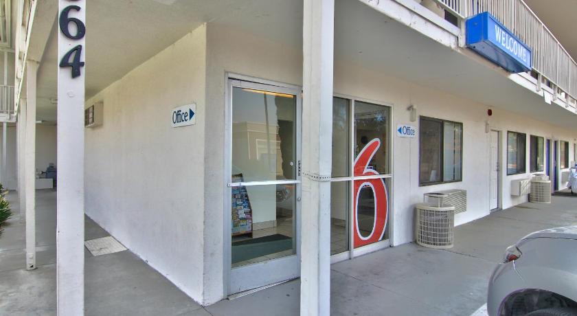 Motel 6-Woodland, CA Sacramento Airport