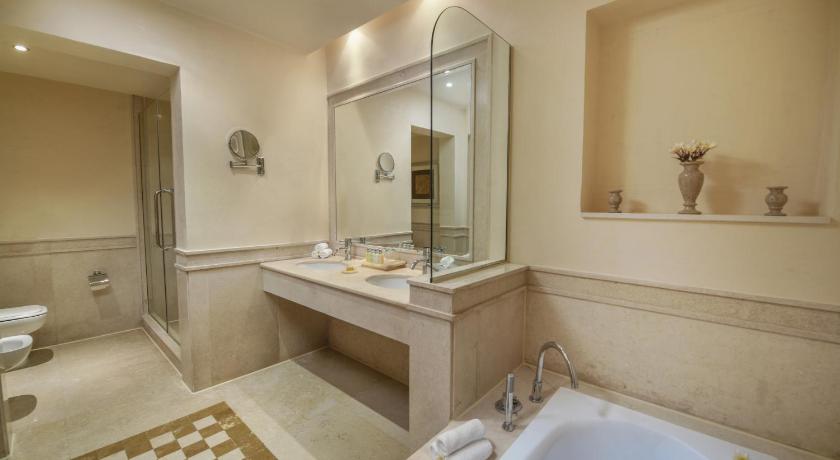 Image of Executive Suite 10