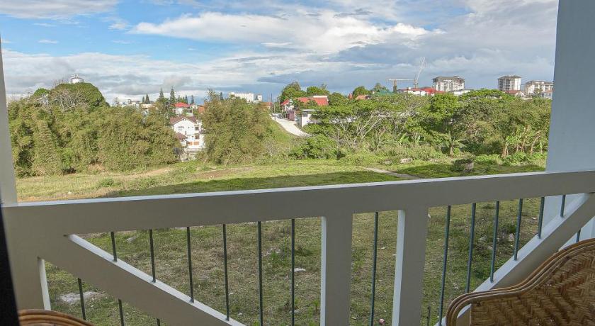 Pinesuites Tagaytay - By RcplacePH Unit 312 - image 9