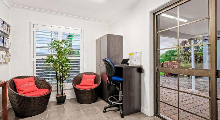 Chalet Motor Inn Bundaberg  photo