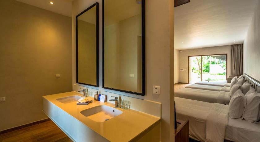 Image of Family Room for 4 Adults 5