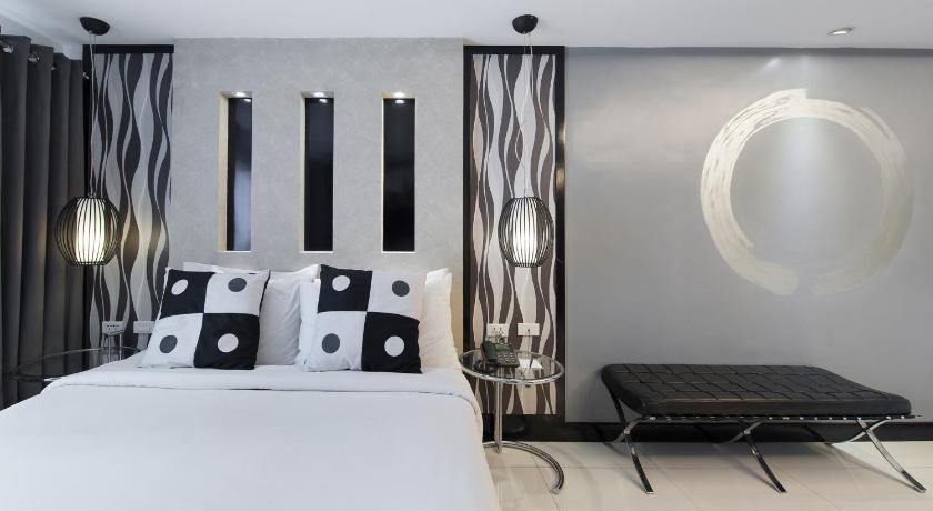 Image of Studio Queen 11