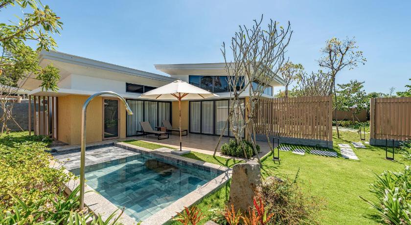 Image of Aqua Villa with King Bed and Swirl Pool 11