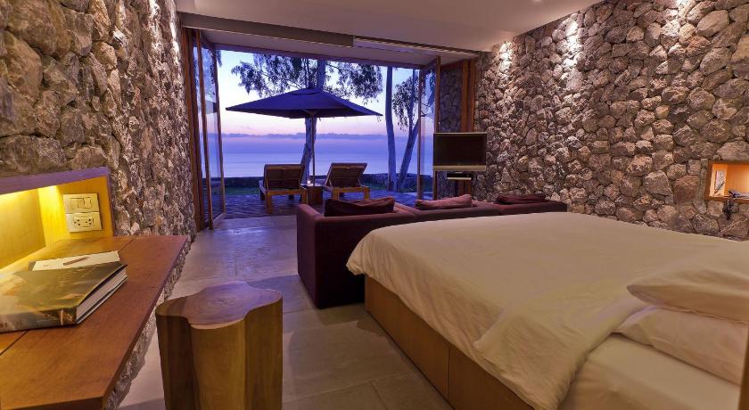 Image of Deluxe Pool Villa Ocean View King 3