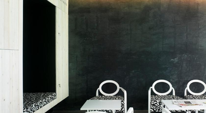 Moure Hotel