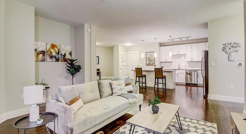 FRONTDESK Berkshire Dilworth Apts Midtown Charlotte — Hotel in Charlotte (NC)