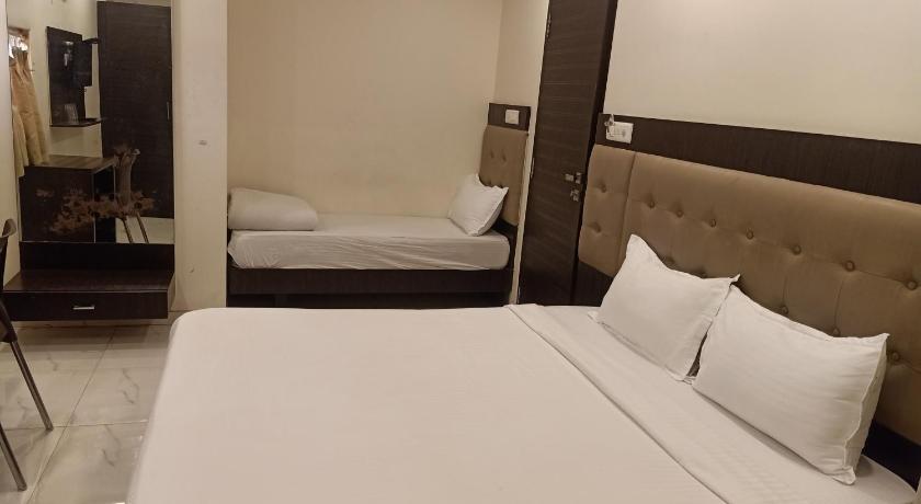 Hotel BKC Palace photo
