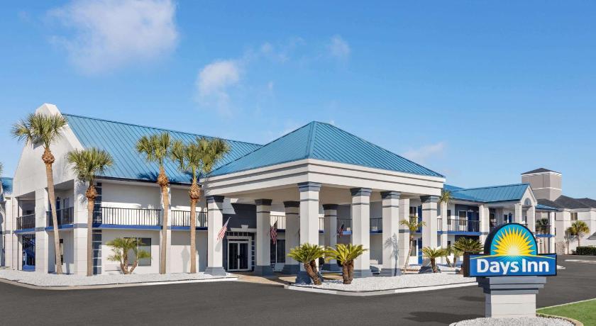 Days Inn by Wyndham Kingsland GA photo