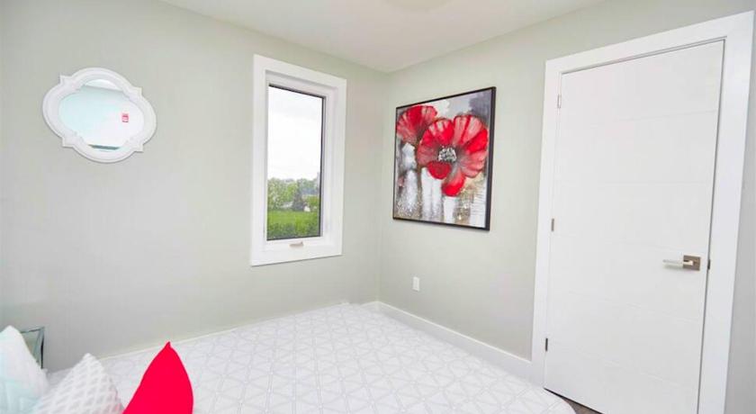 Luxury Boutique 2bedroom Condo-2a photo