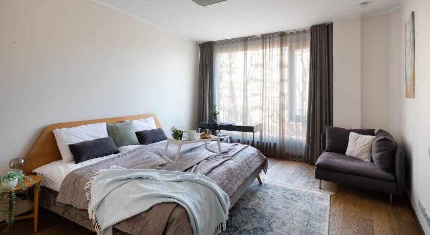 Riga Riverside Spacious One Bedroom Apartment — Hotel in Riga