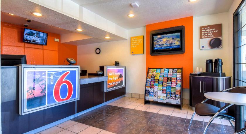 Motel 6-Pomona, CA - Los Angeles