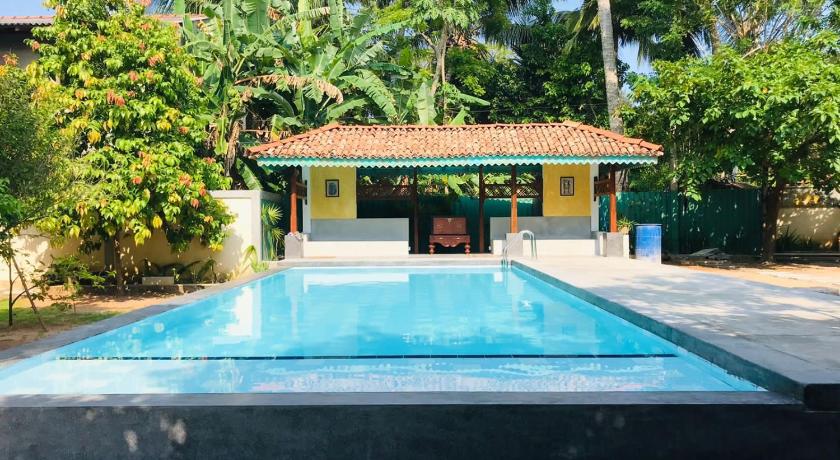 Hiding Unawatuna — Hotel in Unawatuna