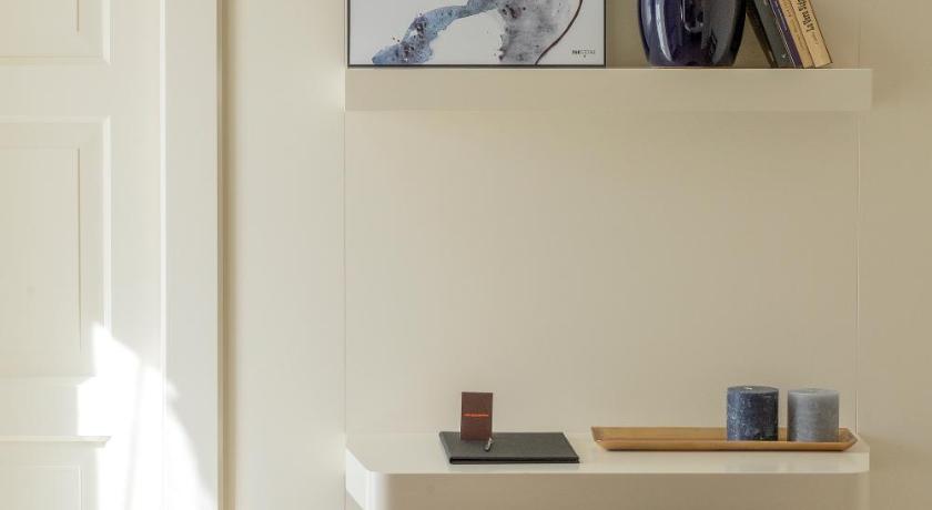 Image of Suite with Terrace 3