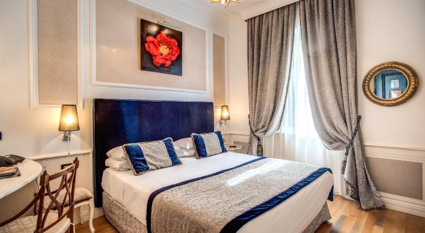 Image of Deluxe Double or Twin Room 7