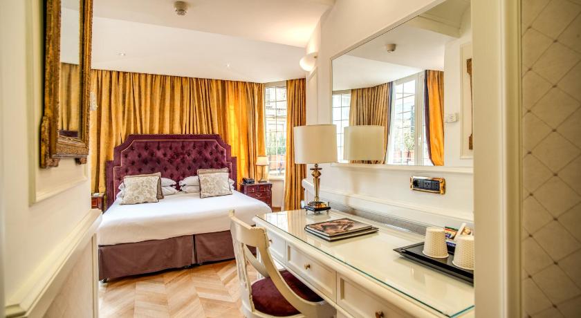 Image of Deluxe Double or Twin Room 6