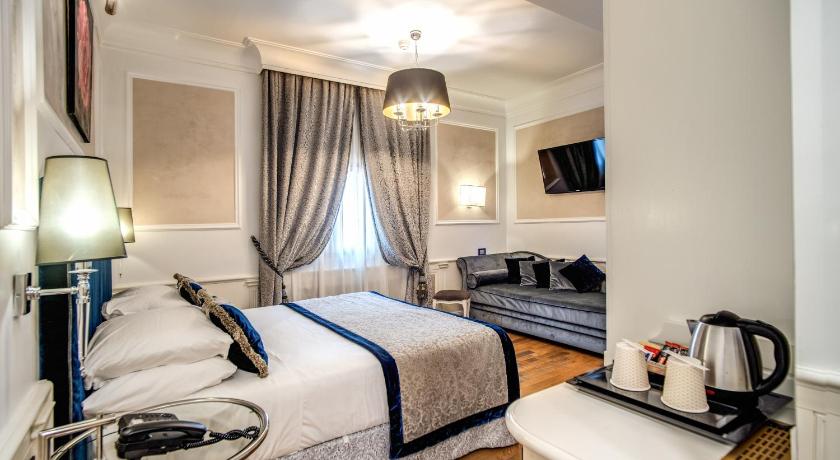 Image of Deluxe Double or Twin Room 4