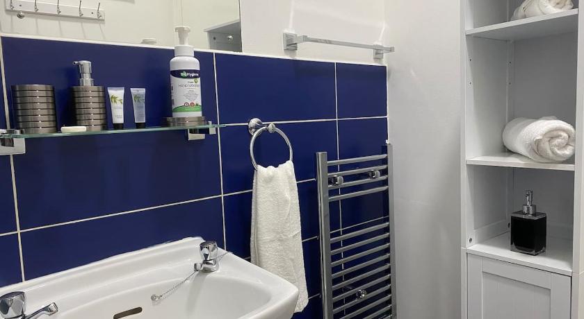 Stunning 1 Bed Spacious Apartment -Central Cardiff photo