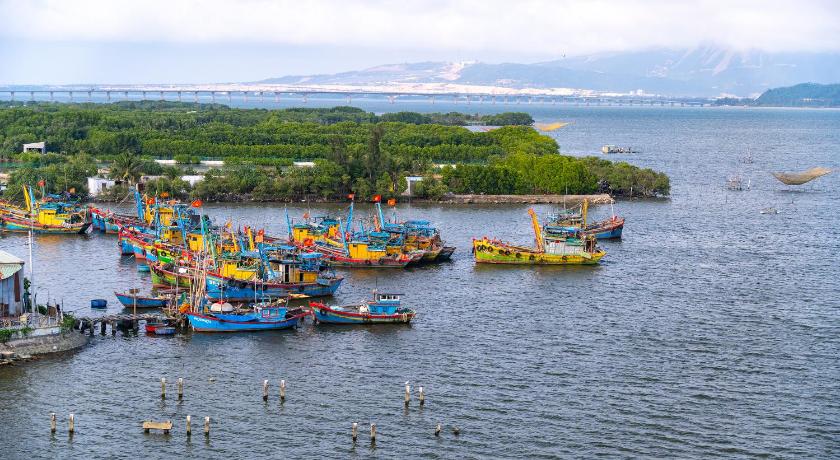 Khach san Ngoc Hoi photo