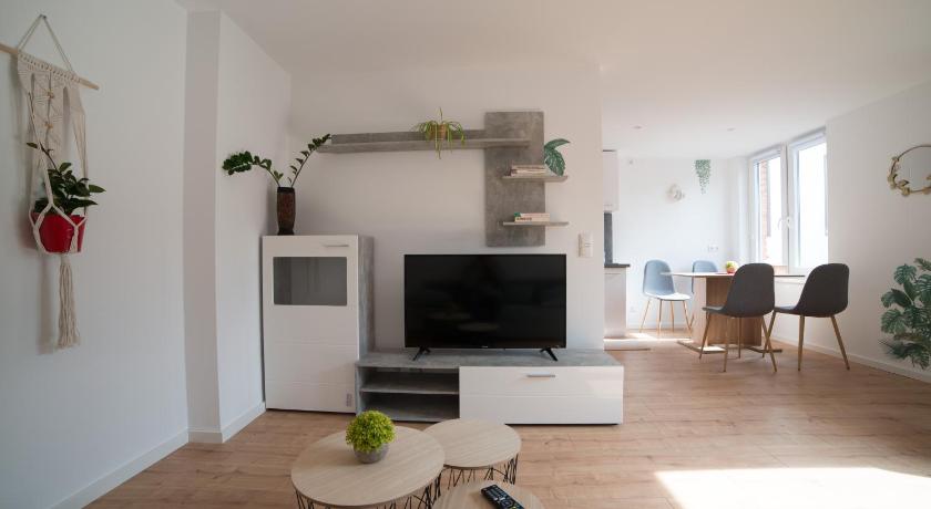 Schöne Ferienwohnung 54 m² Zentrumsnah Kingbett - image 34
