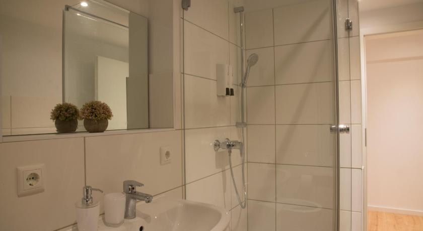 Schöne Ferienwohnung 54 m² Zentrumsnah Kingbett - image 29