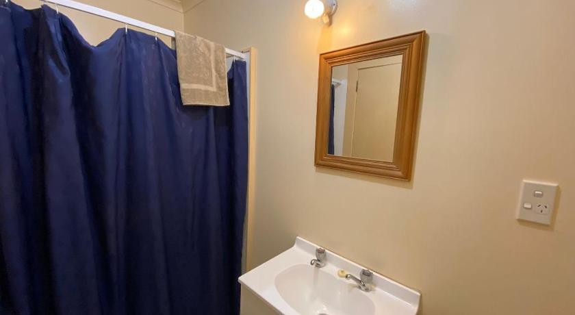 Image of Quadruple Room with Private Bathroom 2