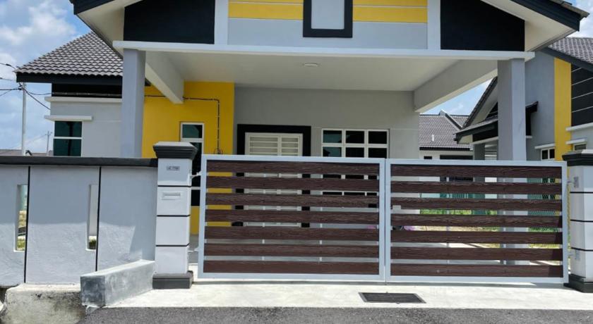 BUNGALOW HOMESTAY JASIN PERDANA photo