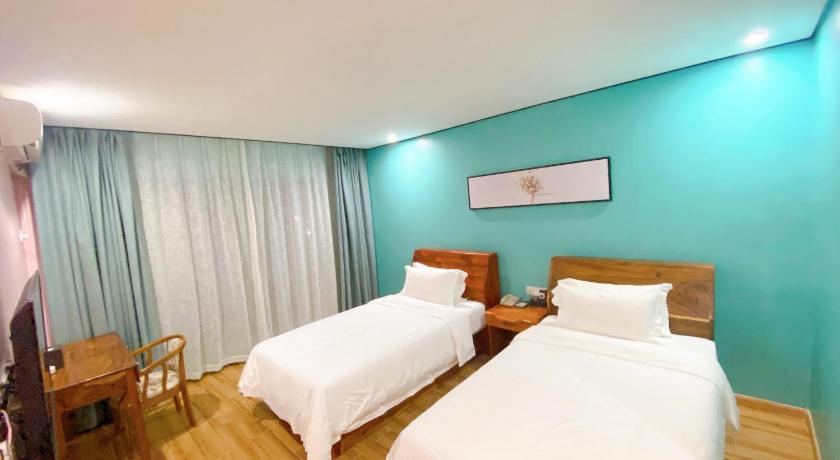 JUNLAN HOTEL photo