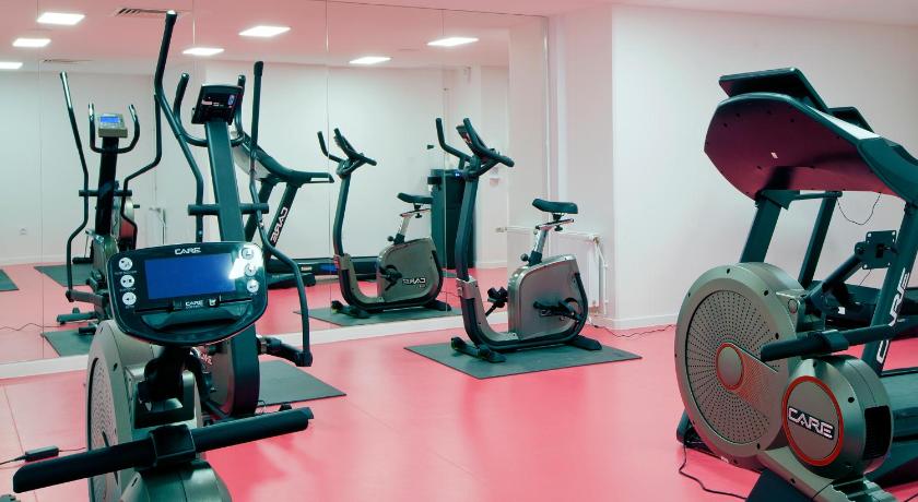 Sejours &amp; Affaires Paris Bagnolet — Hotel in Paris
