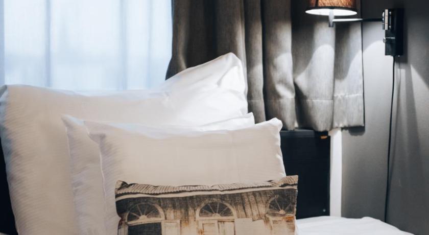 Image of Compact Double Room 3