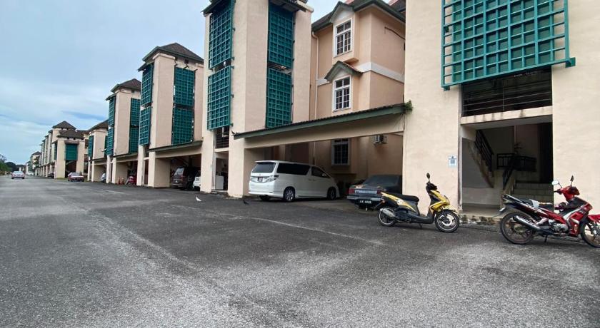 waterfrontvilla @ bukit merah laketown resort photo