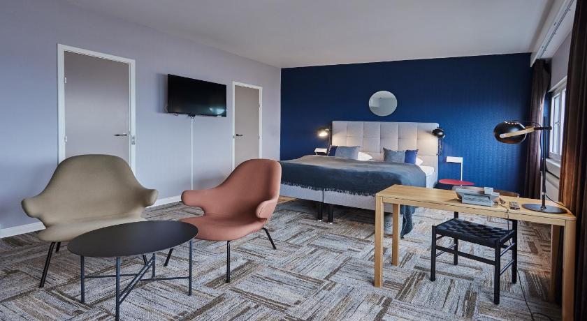 Image of Superior Double or Twin Room with City View 0