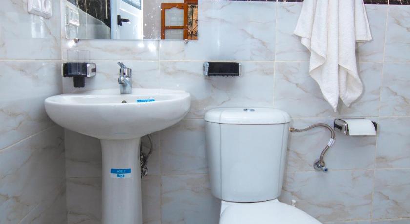 Image of Triple Room with Private Bathroom 6