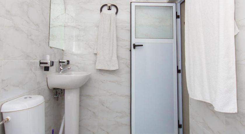 Image of Double Room with Private Bathroom 2