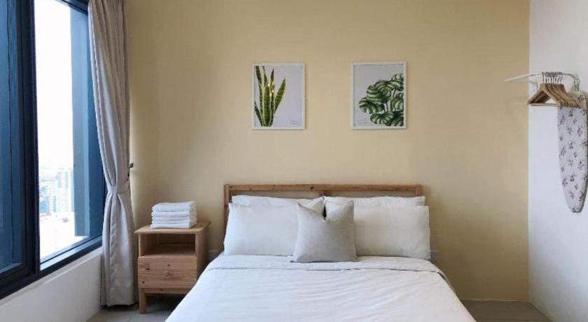 Tropicana 218 Macalister Netflix Seaview photo