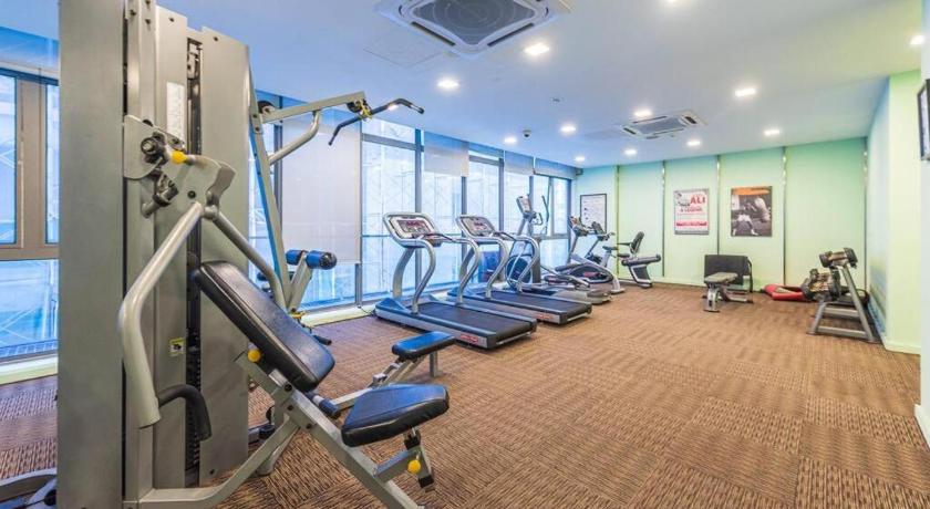 2min walk to Lot 10, 5 min to Pavillion 2BR 8-2 WIFI 100mbps photo