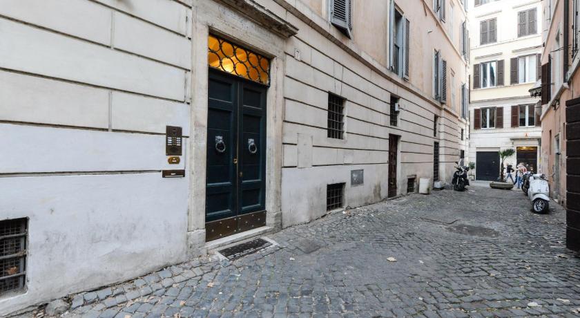 Rome NAVONA VITA SUITES 4-Star Hotel pool