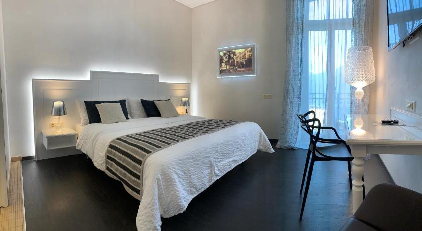 Fotografija Superior Plus Twin Room with Lake View 0