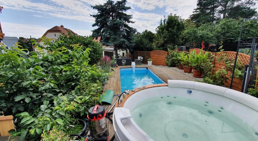 Ferienwohnung Moritzburg mit Pool photo