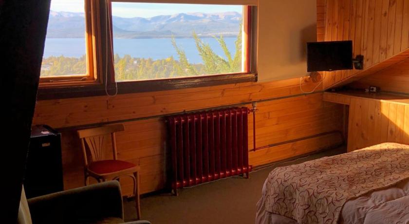 Image of Two Bedroom Apartment with Lake View 0