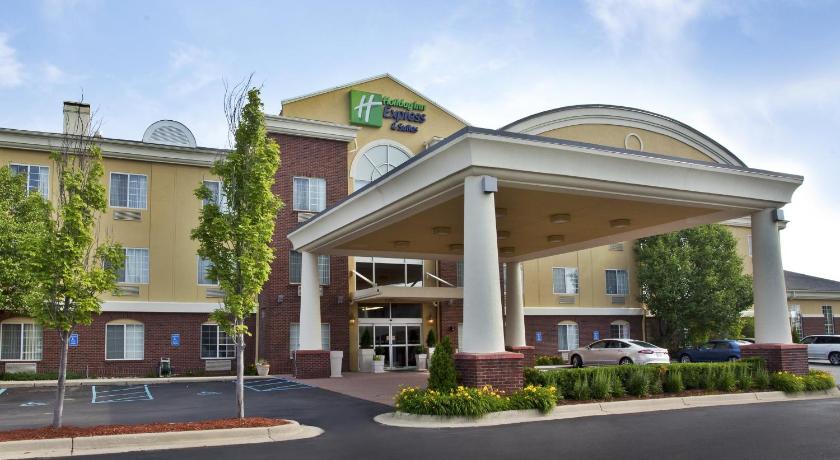 Holiday Inn Express Hotel & Suites Woodhaven photo