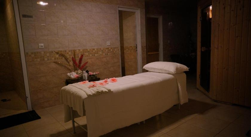 7 Wonders Hotel photo