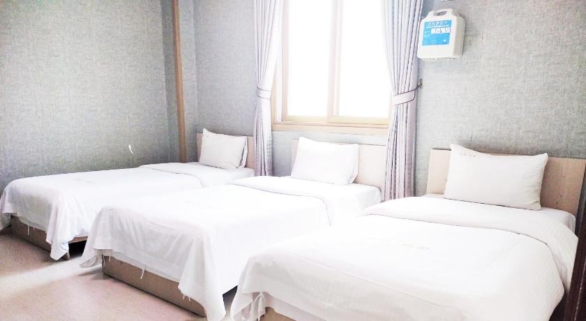 Jeju Golden Park Hotel Jeju 2-Star Hotel lobby