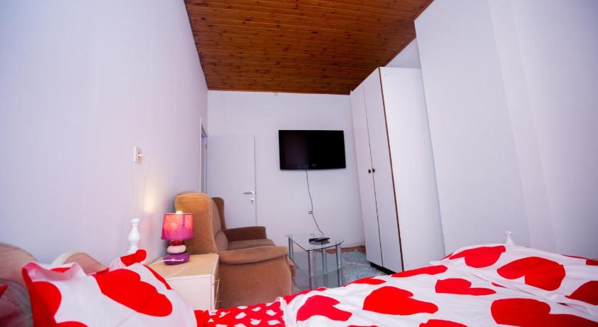 Agreable chambre sur liege avc parking et wifi gratuit — Hotel in Liege
