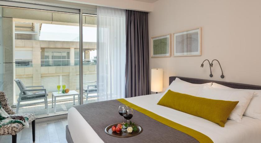 Image of Deluxe Suite Balcony 5
